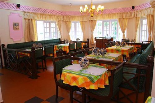 Royal Retreat Hotel Munnar Ngoại thất bức ảnh